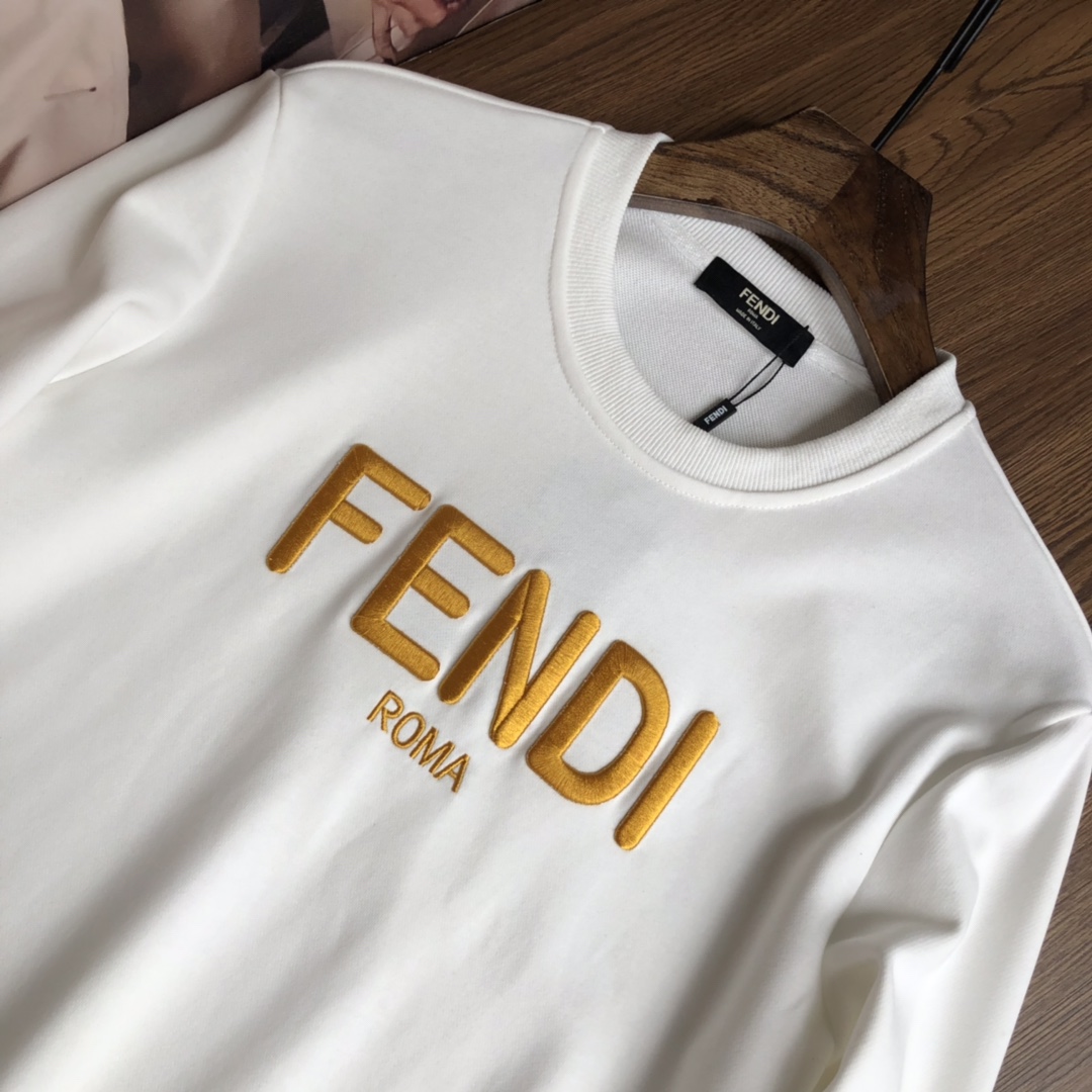 Fendi Sweatshirt Floral Embroidered Logo in White
