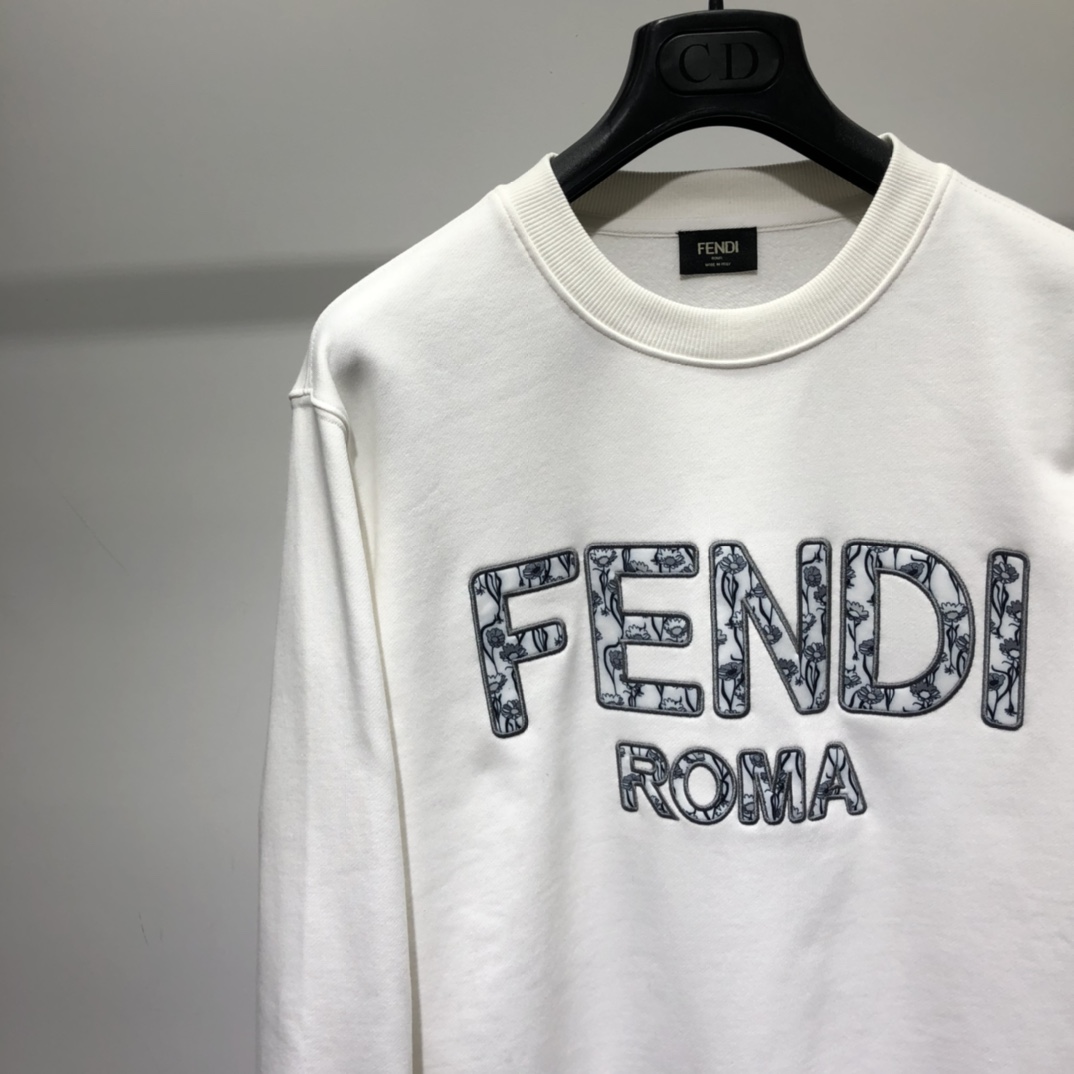 Fendi Sweatshirt Floral Embroidered Logo in White