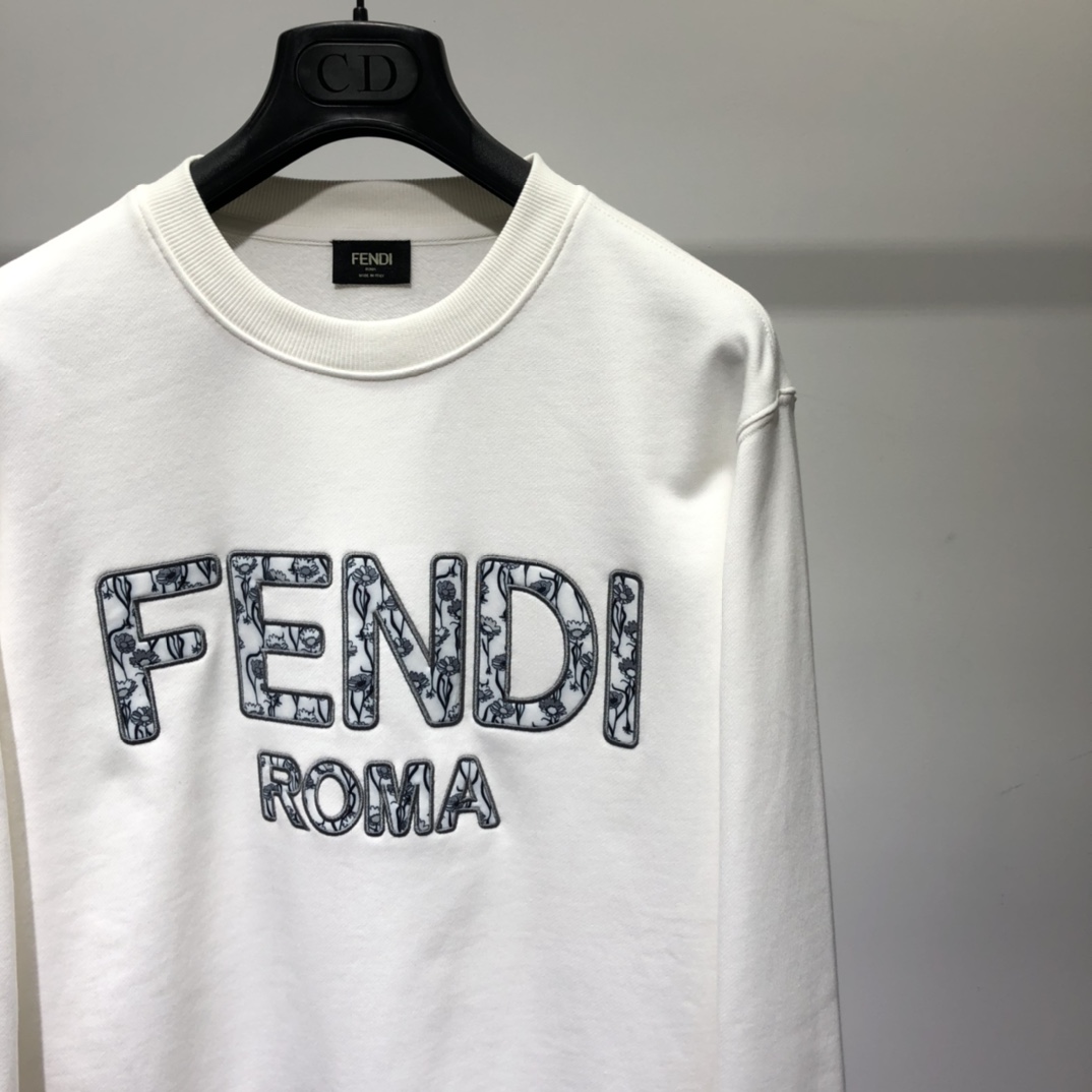 Fendi Sweatshirt Floral Embroidered Logo in White