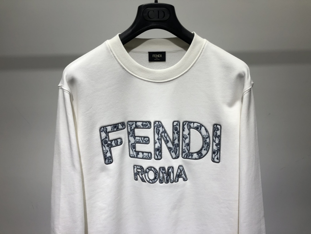 Fendi Sweatshirt Floral Embroidered Logo in White