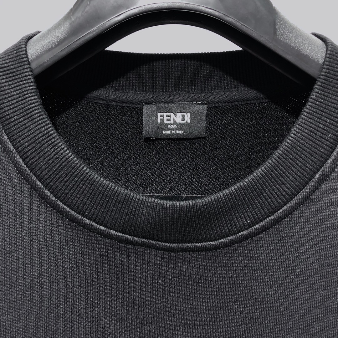 Fendi Sweatshirt Floral Embroidered Logo in Black