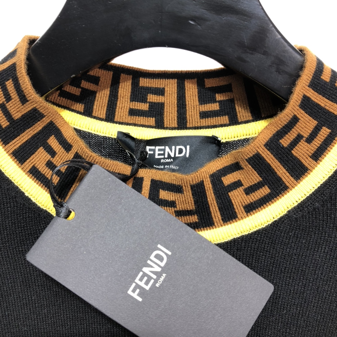 Fendi Sweatshirt Black wool in Black