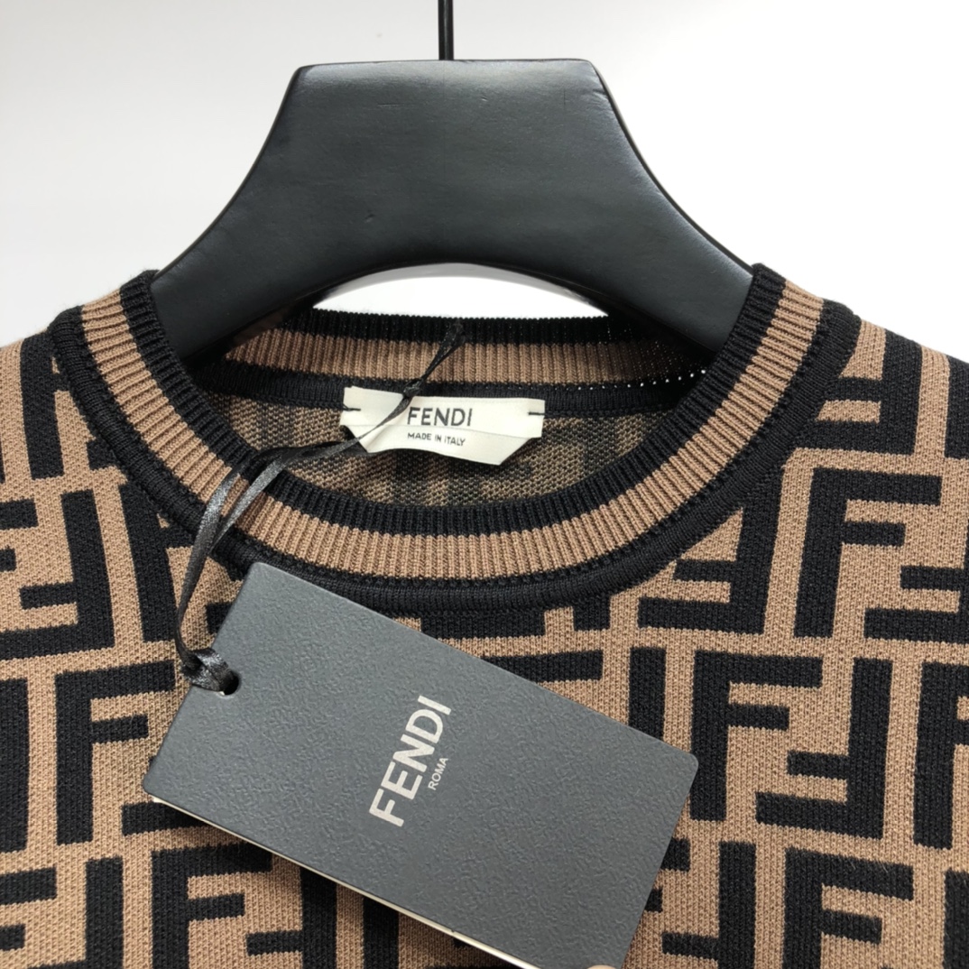 Fendi Sweatshirt Beige cotton in Brown