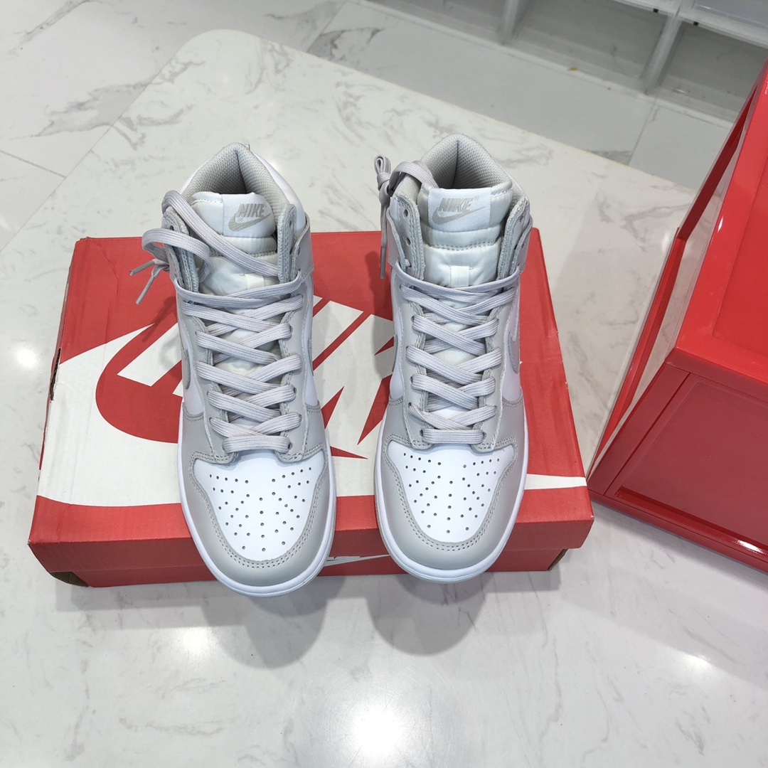 Nike Sneaker SB Dunk Low Retro in White