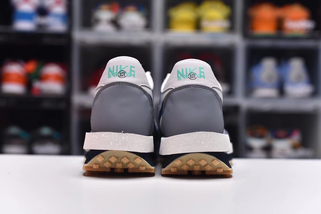 Nike Sneaker Sacai X Nike LDV Waffle in Grey 
