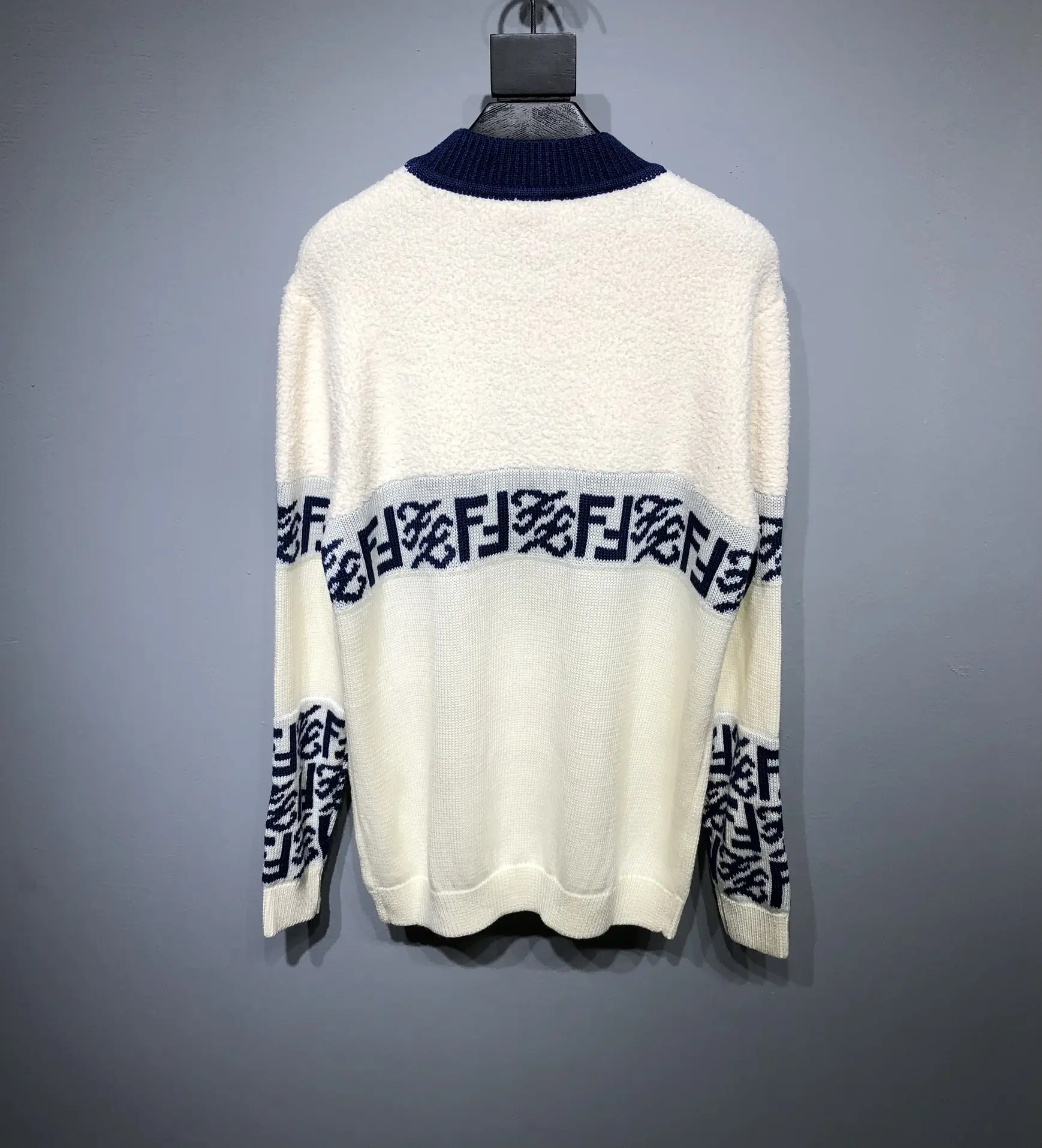 FENDI 2022FW fashion sweater in white