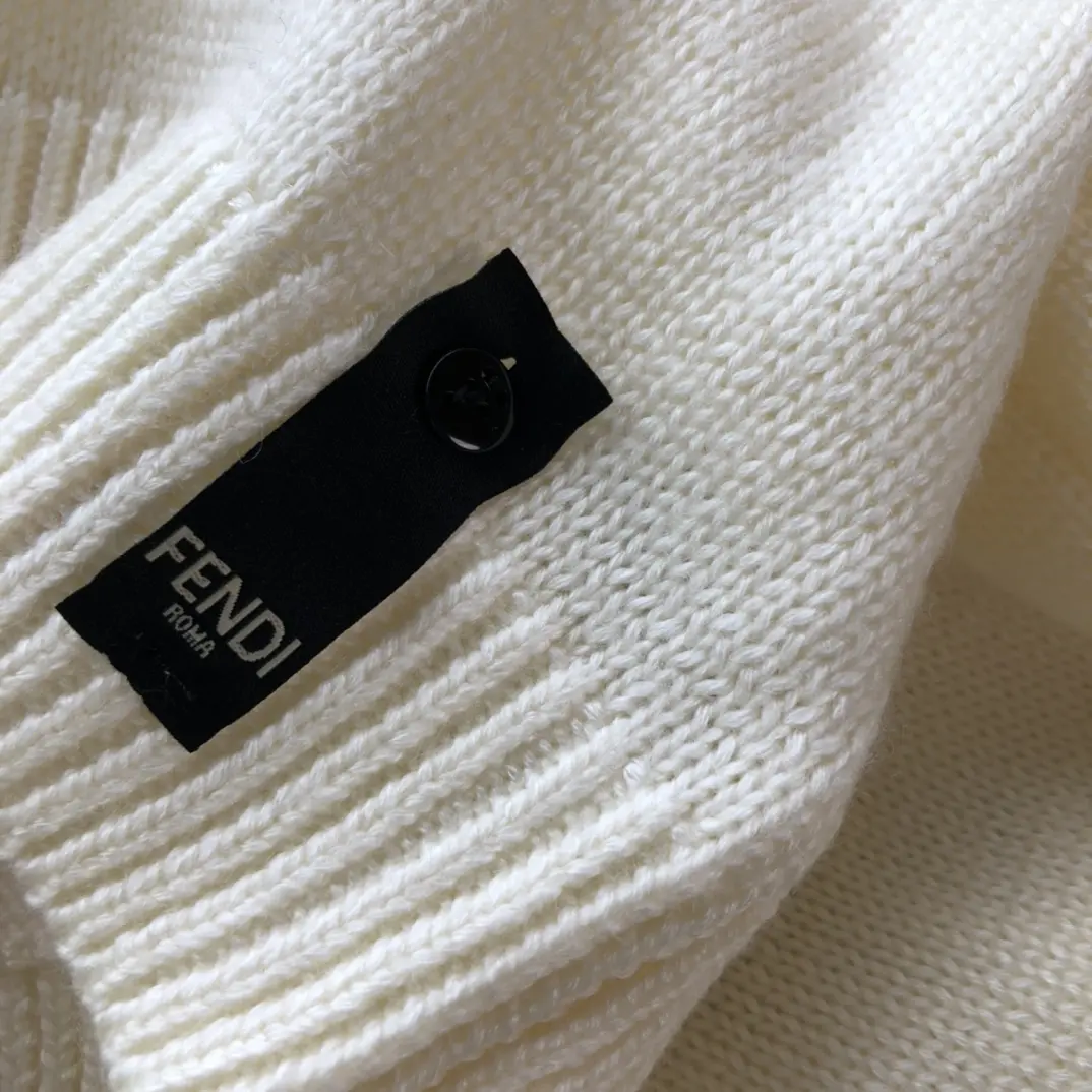 FENDI 2022FW fashion sweater in white