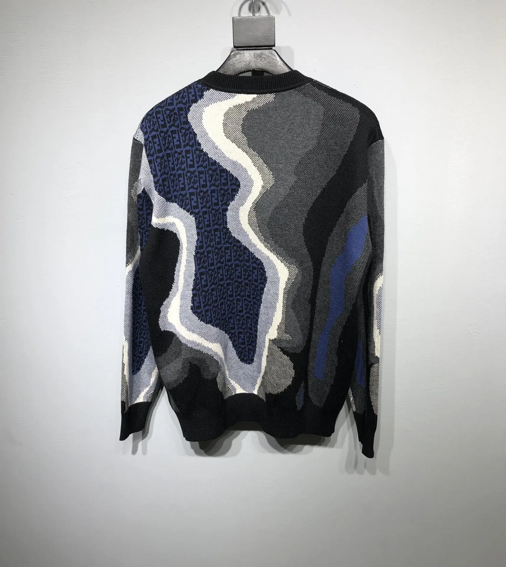 FENDI 2022FW fashion sweater in black