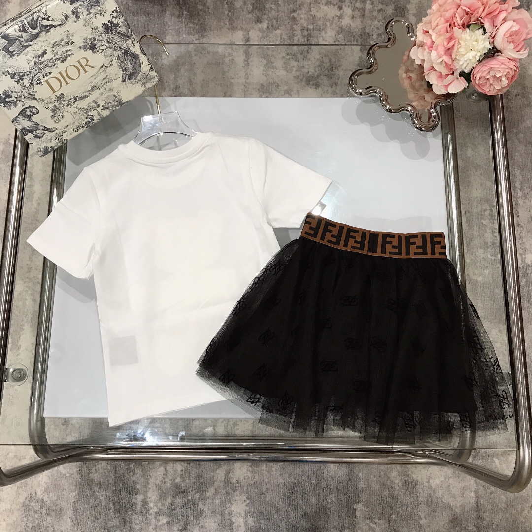 Fendi 2022 T-Shirt and Skirt Set in White