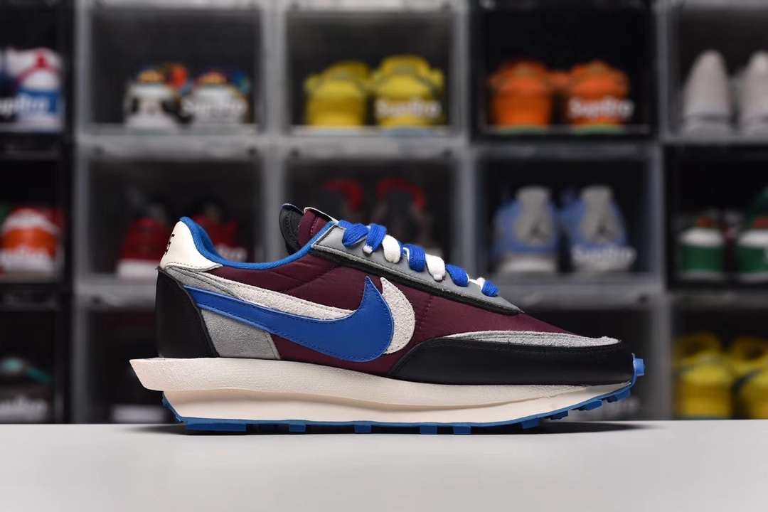 Nike Sneaker Sacai X Nike LDV Waffle in Claret