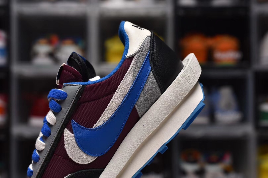 Nike Sneaker Sacai X Nike LDV Waffle in Claret