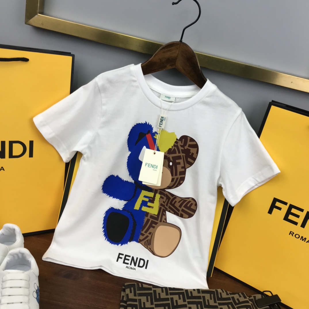 Fendi 2022 New Bear Print T-Shirt and Skirt Set