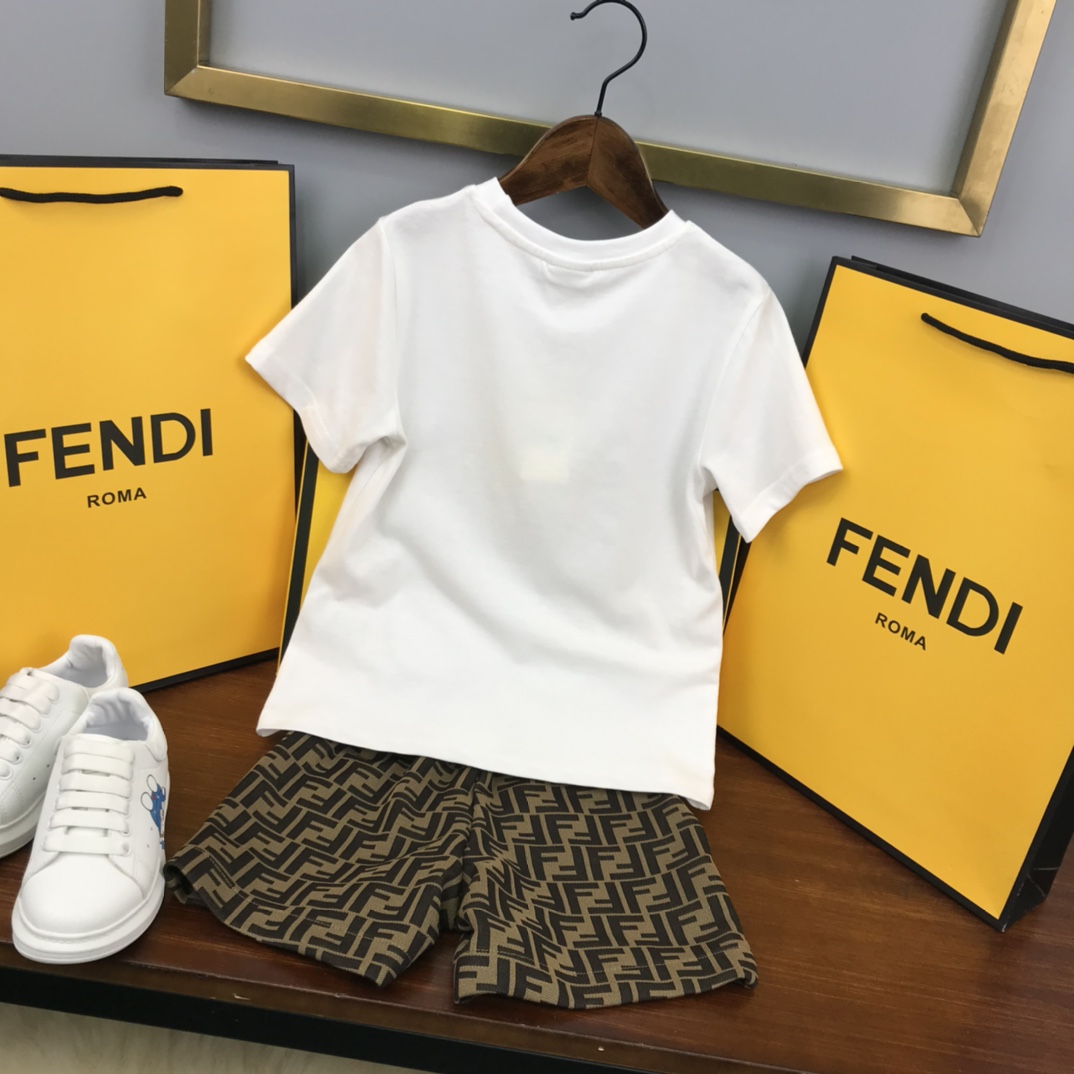 Fendi 2022 New Bear Print T-Shirt and Skirt Set