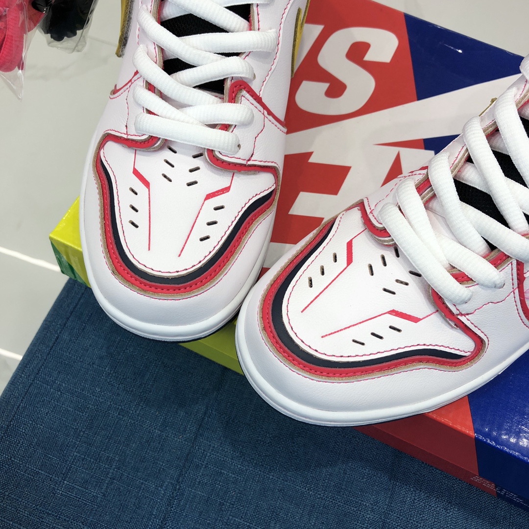 Nike Sneaker Gundam xNike SB Dunk High in White
