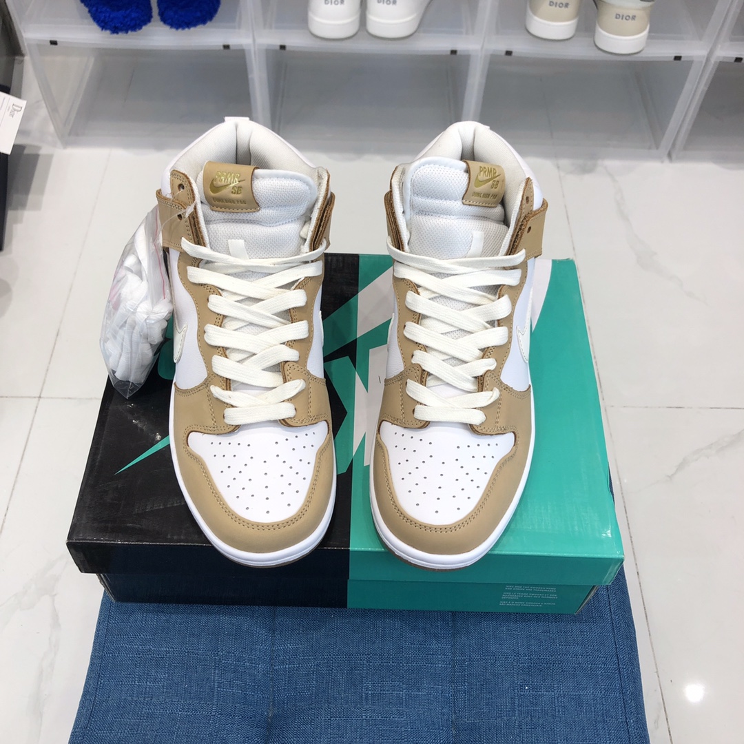 Nike Sneaker Dunk SB High x Permier in Gold