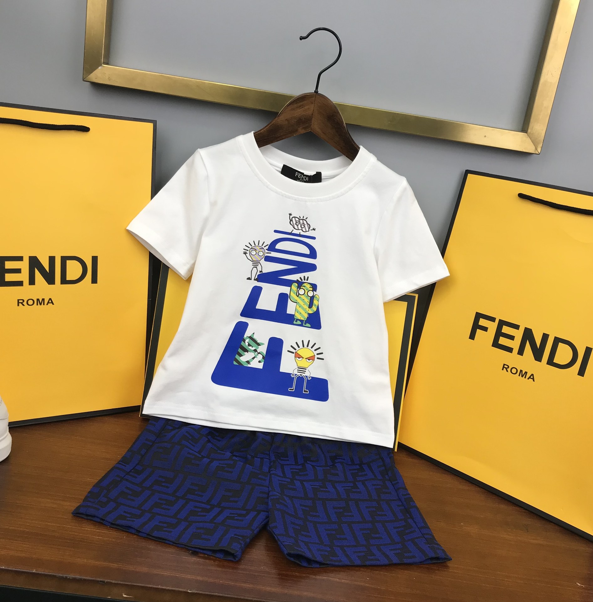 Fendi 2022 Children T-shirt and Shorts Set