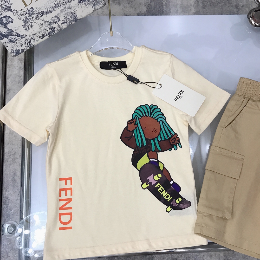 Fendi 2022 Children T-shirt and Shorts Set