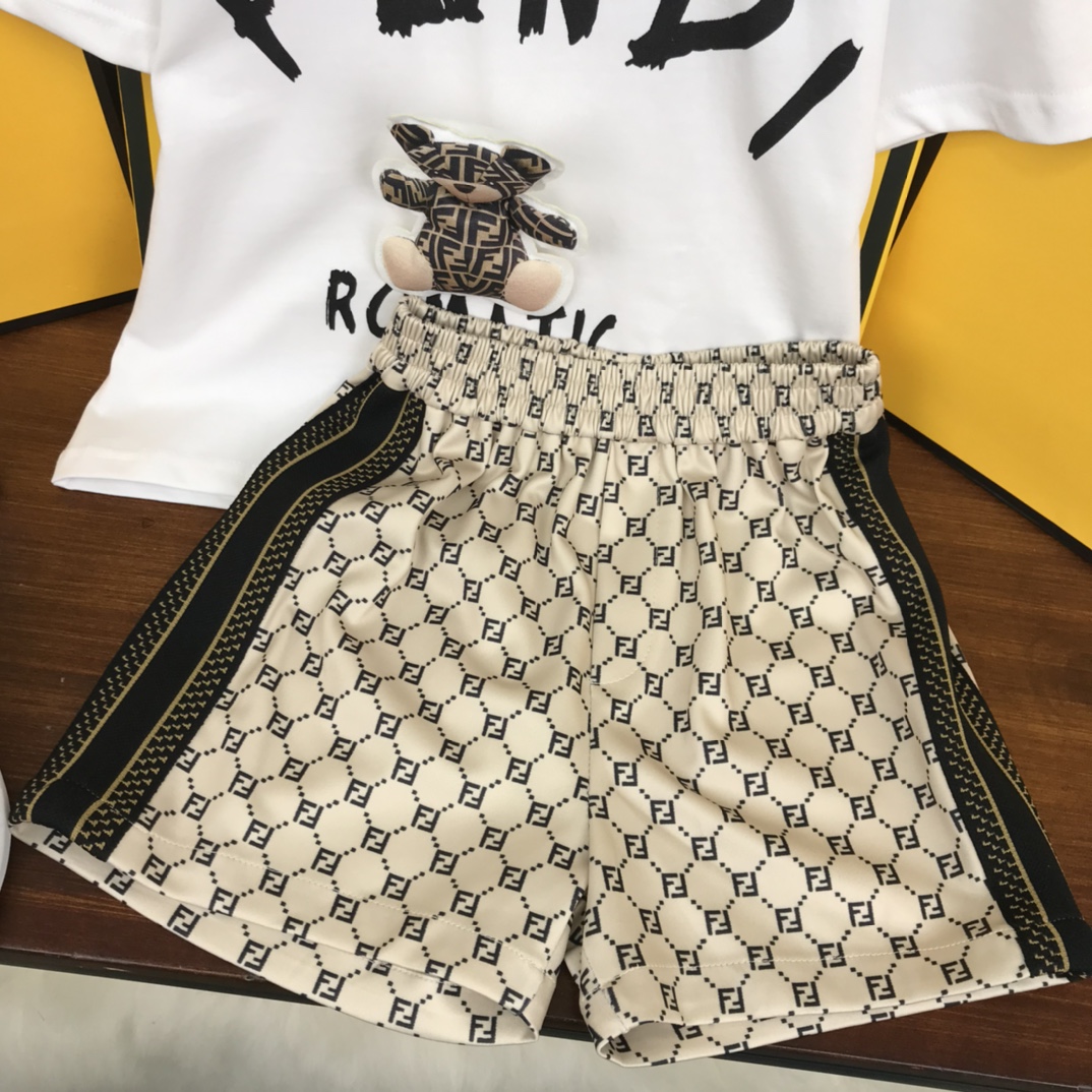 Fendi 2022 Children T-shirt and Shorts Set