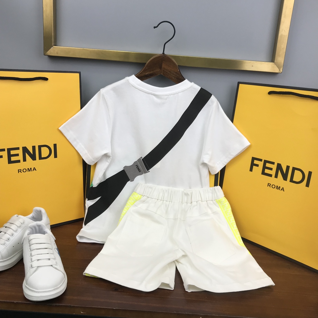 Fendi 2022 Children T-shirt and Shorts Set