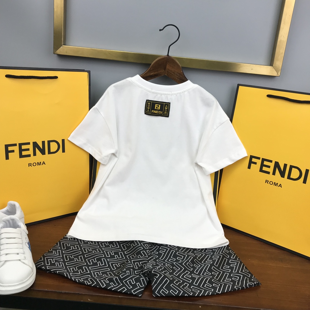 Fendi 2022 Bear Print Children T-shirt and Shorts Set