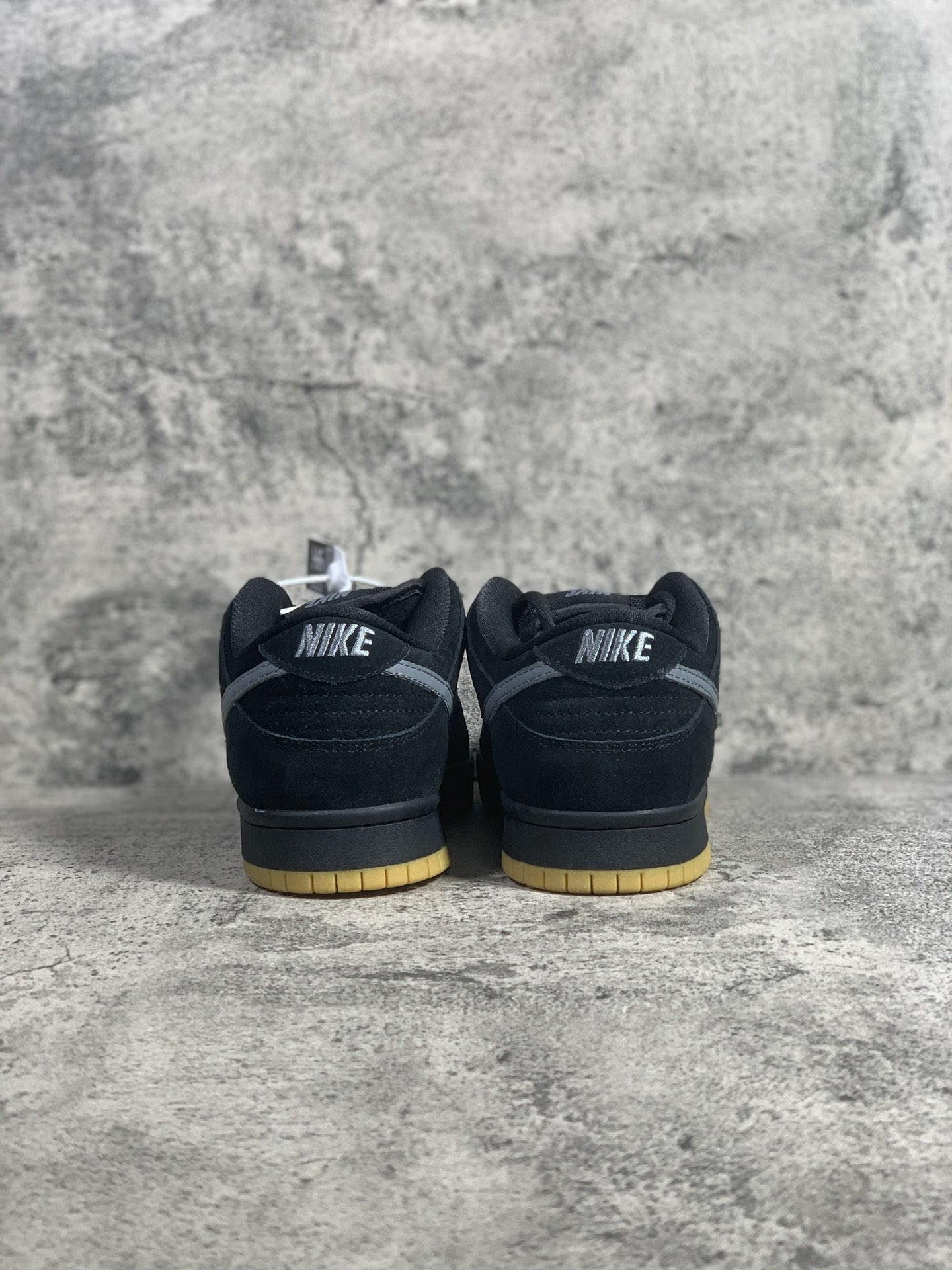 Nike Sneaker Dunk Low “Fog” in Black