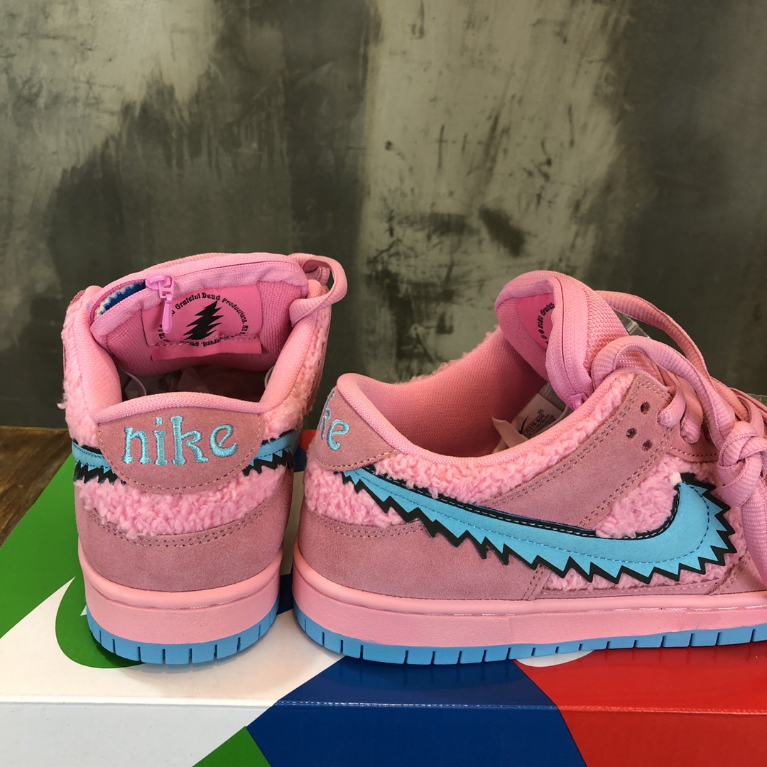 Nike Sneaker dunk low SB in Pink