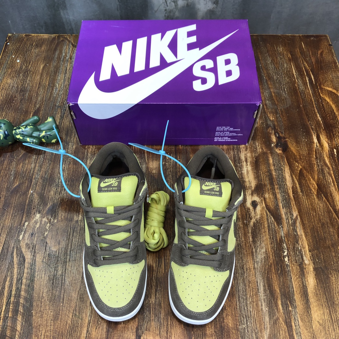 Nike Sneaker dunk low SB in Green