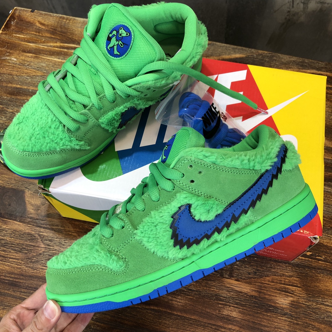 Nike Sneaker dunk low SB in Green