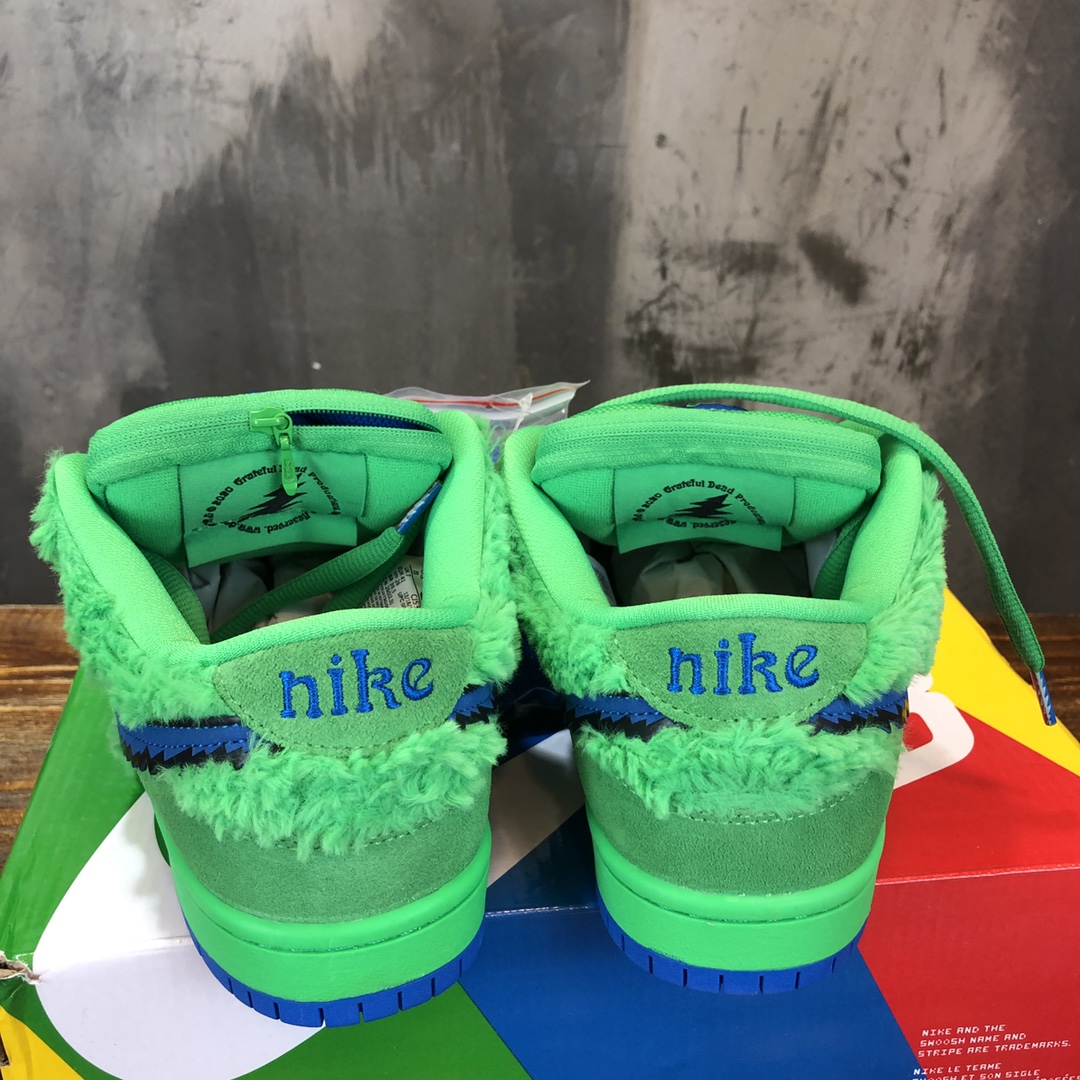 Nike Sneaker dunk low SB in Green