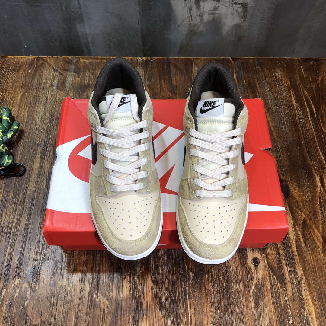 Nike Sneaker dunk low SB in Cream