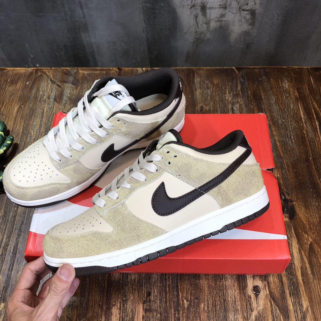 Nike Sneaker dunk low SB in Cream