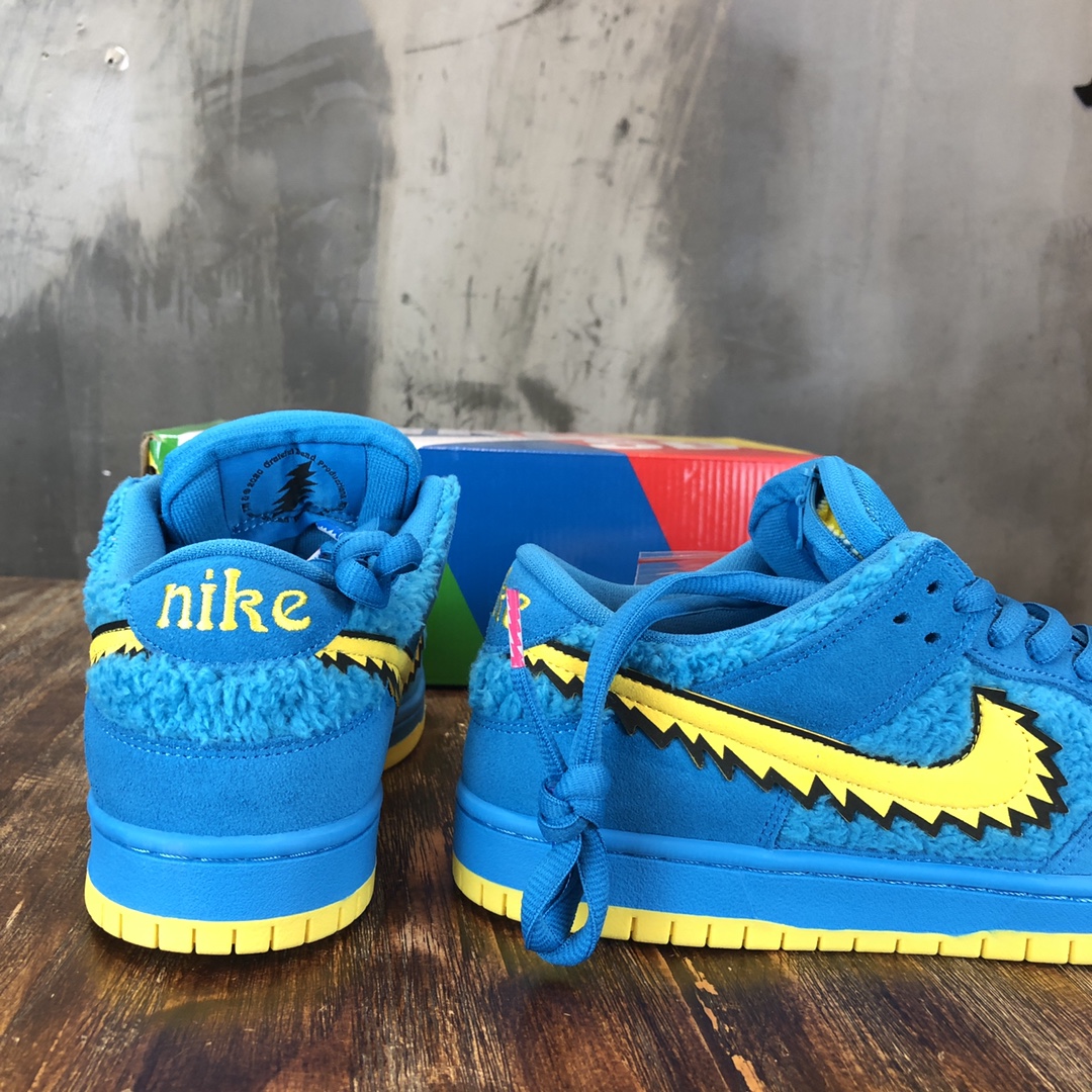 Nike Sneaker dunk low SB in Blue