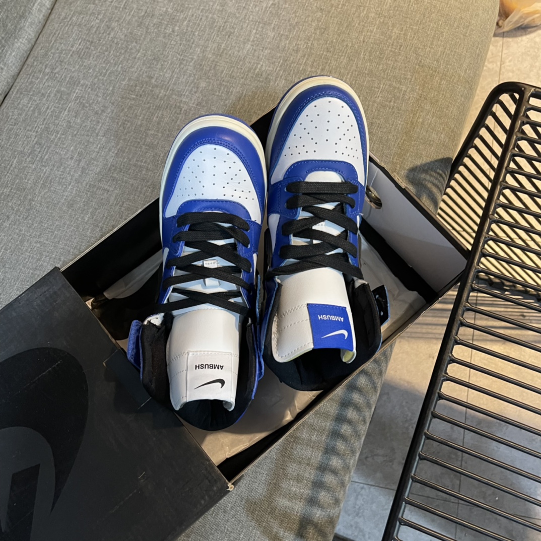 Nike Sneaker Dunk High AMBUSH in Blue