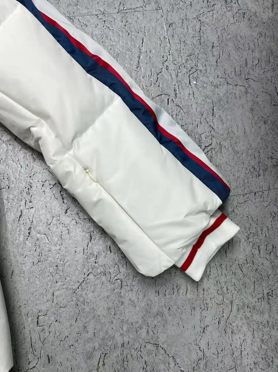 Dior 2022 new  alps down jacket in white