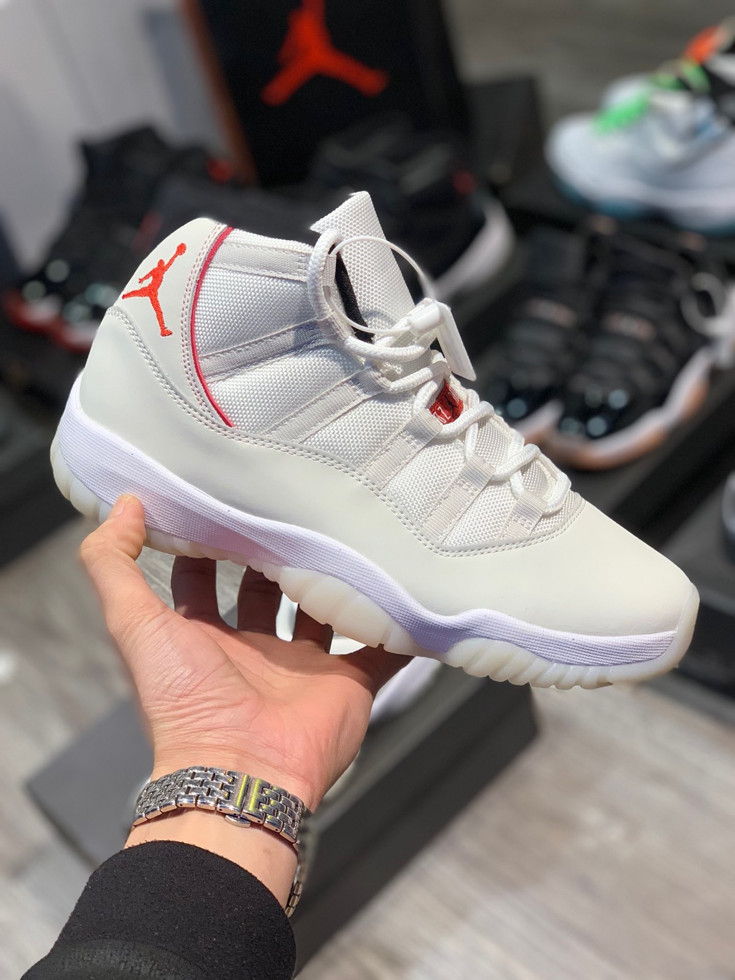 Nike Sneaker Air Jordan11 Platinum Tint in Beige