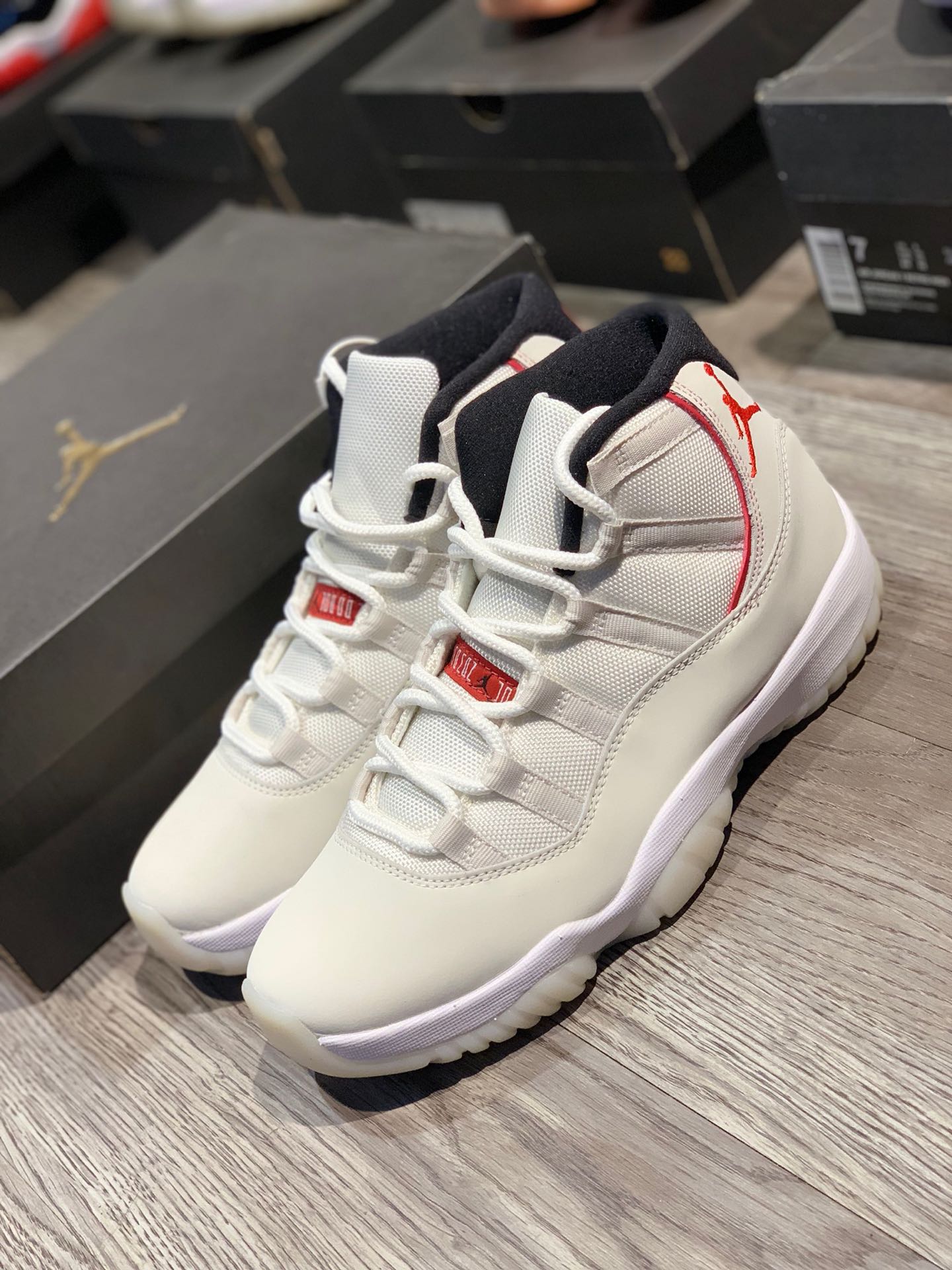 Nike Sneaker Air Jordan11 Platinum Tint in Beige