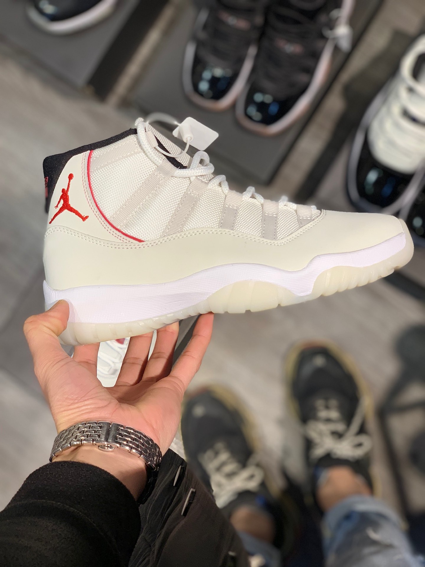 Nike Sneaker Air Jordan11 Platinum Tint in Beige