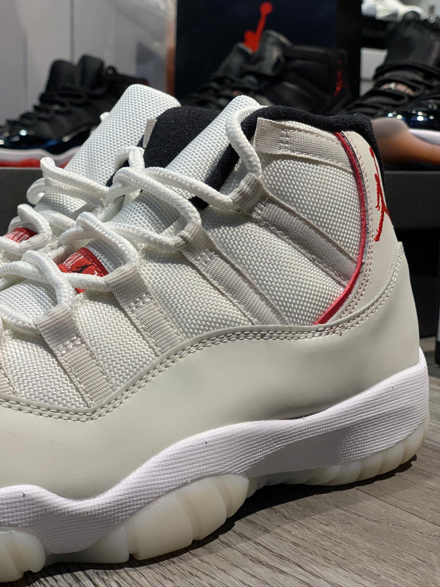 Nike Sneaker Air Jordan11 Platinum Tint in Beige