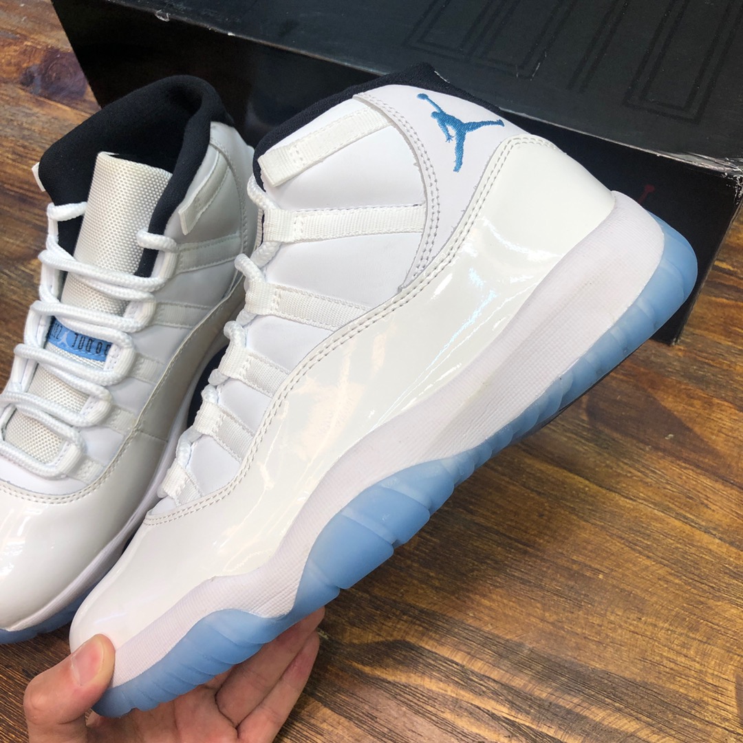 Nike Sneaker Air Jordan11 in White