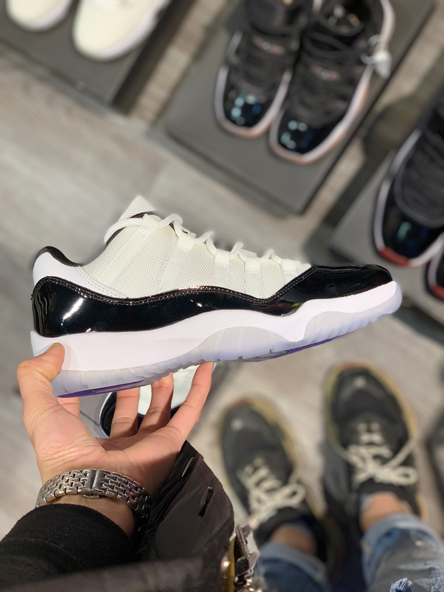 Nike Sneaker Air Jordan11 in Black with White