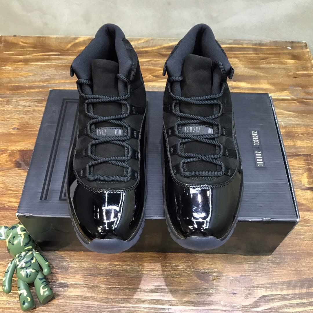 Nike Sneaker Air Jordan11 in Black