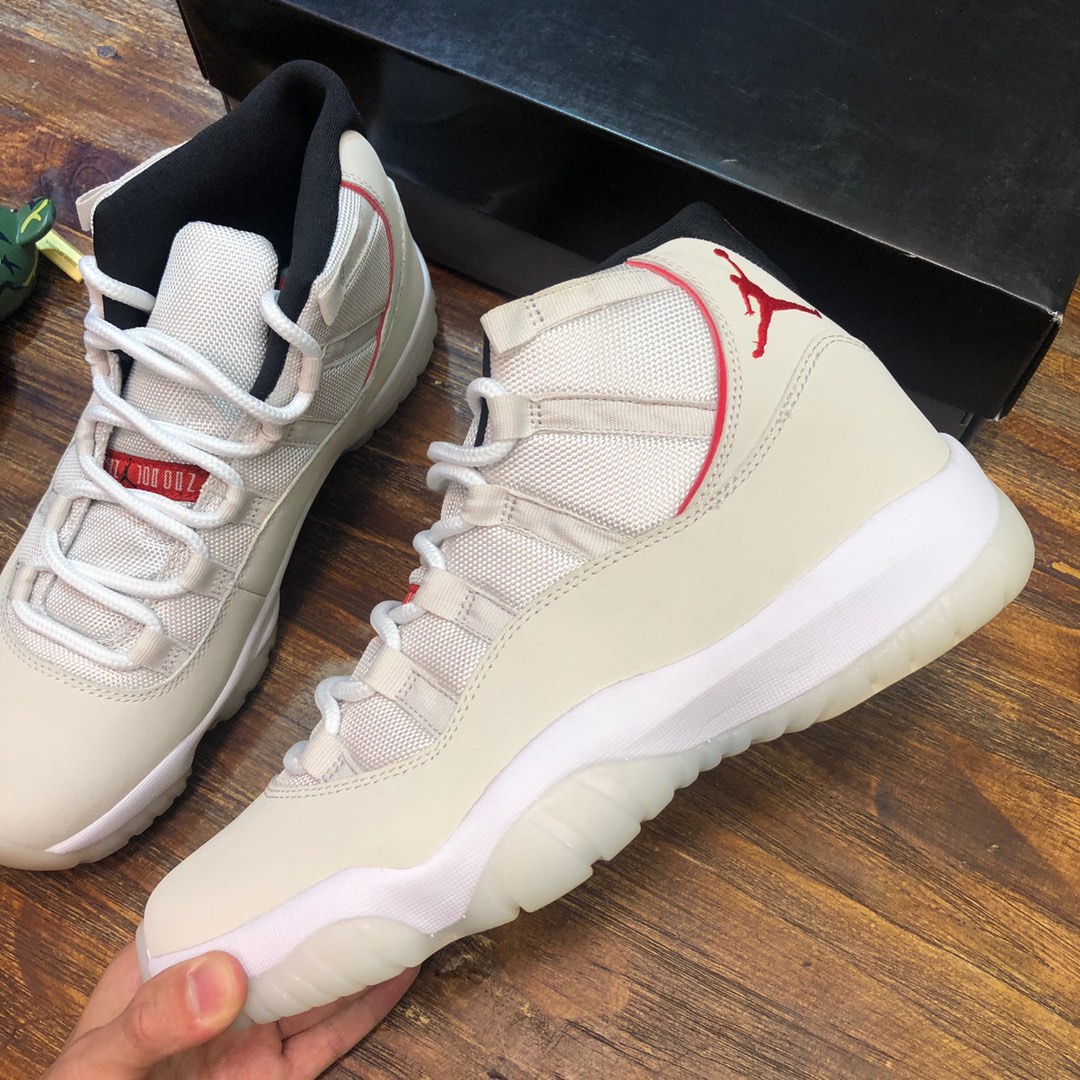 Nike Sneaker Air Jordan11 in Apricot
