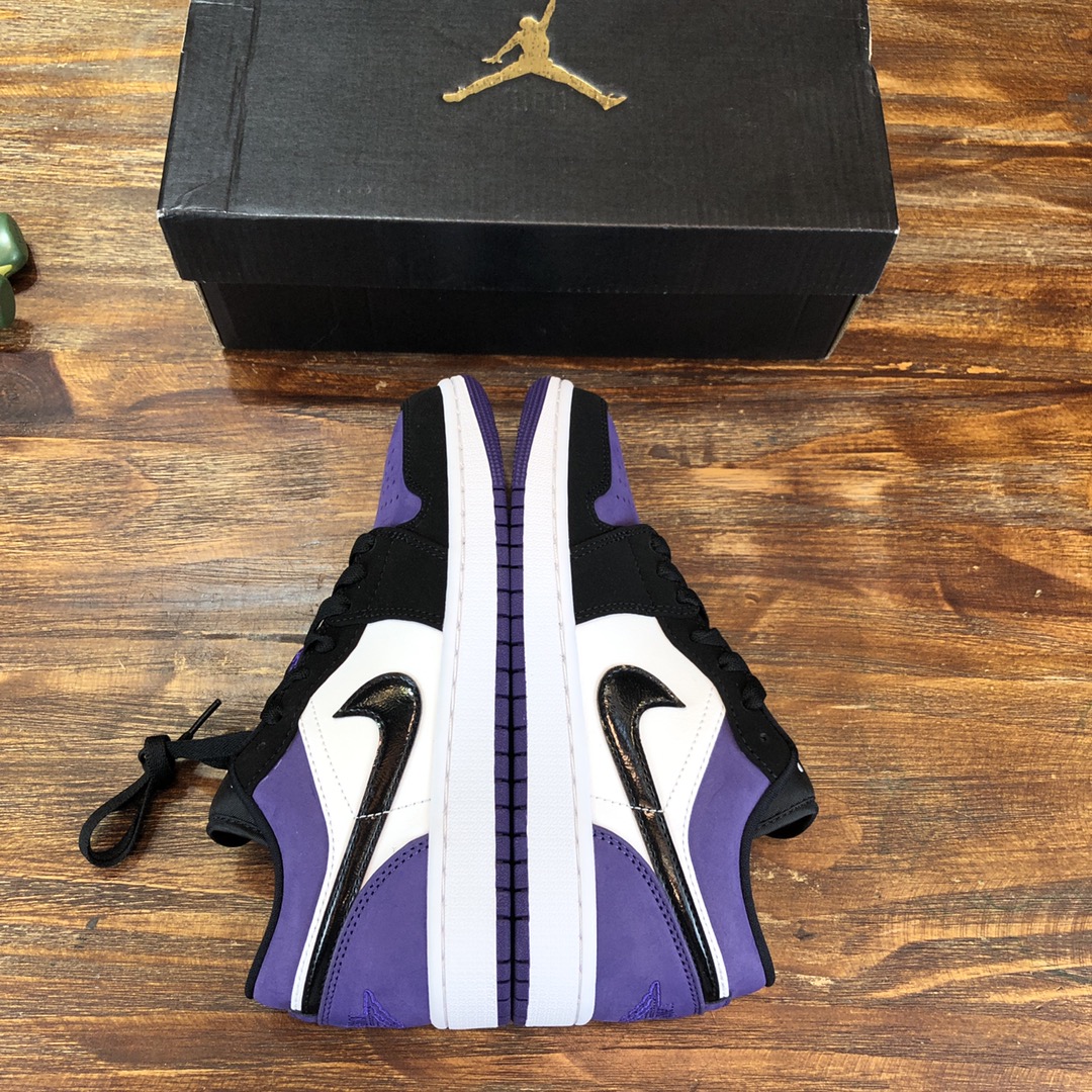 Nike Sneaker Air Jordan1 Low in Purple