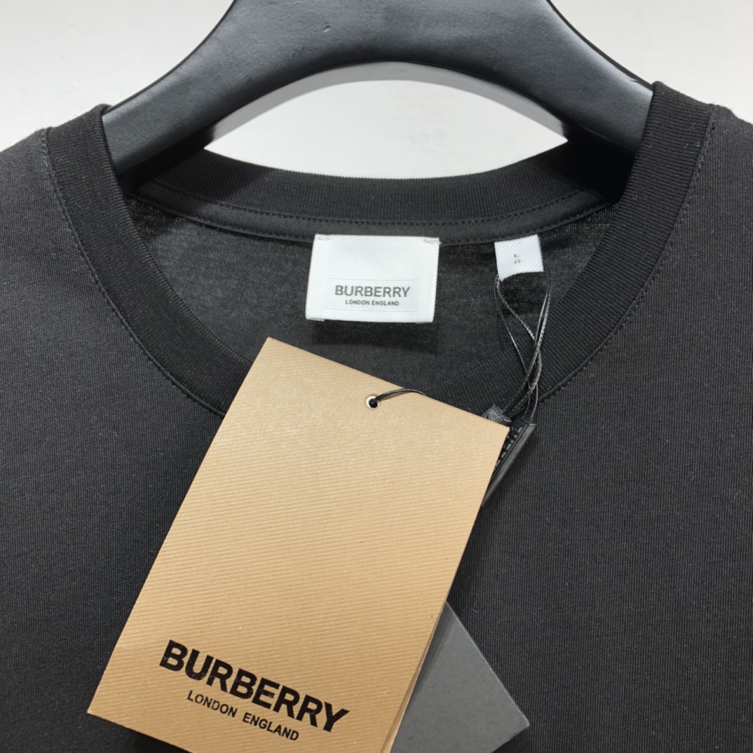 Burberry T-shirt Monogram Motif Cotton in Black