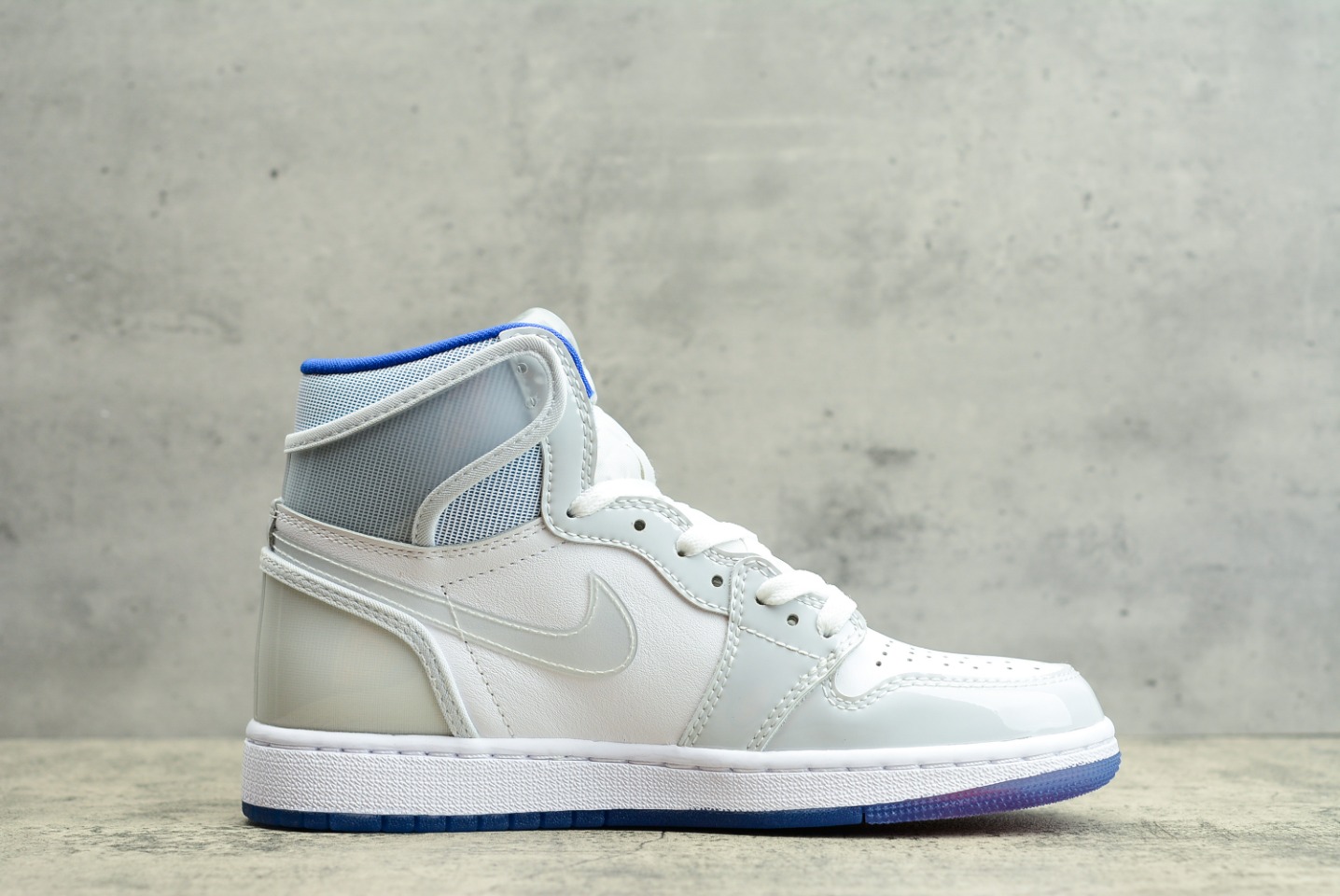 Nike Sneaker Air Jordan1 HighRacer Blue in White