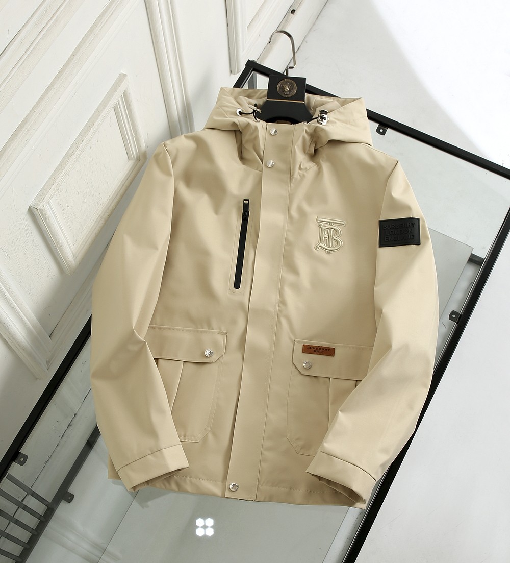 Burberry Jacket Hooded in Cream