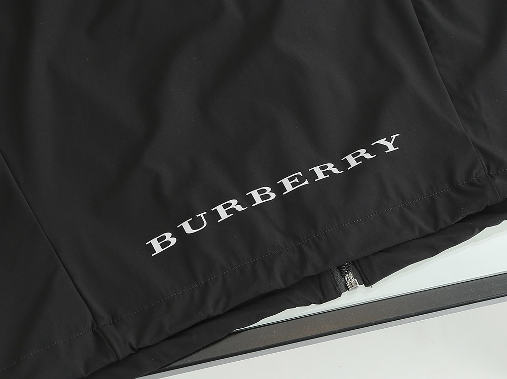 Burberry Jacket Hooded in Black