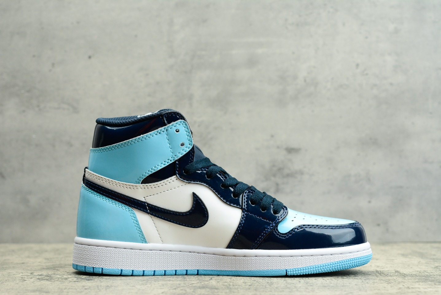Nike Sneaker Air Jordan1 High Blue Chill in Blue