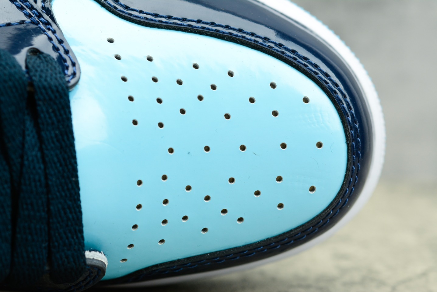 Nike Sneaker Air Jordan1 High Blue Chill in Blue