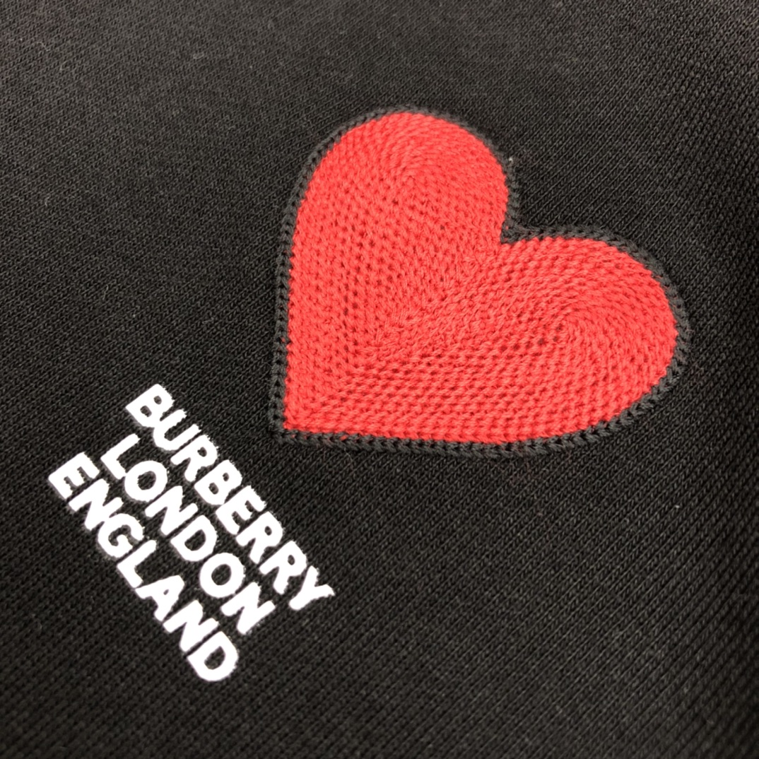 Burberry Hoodie Heart in Black